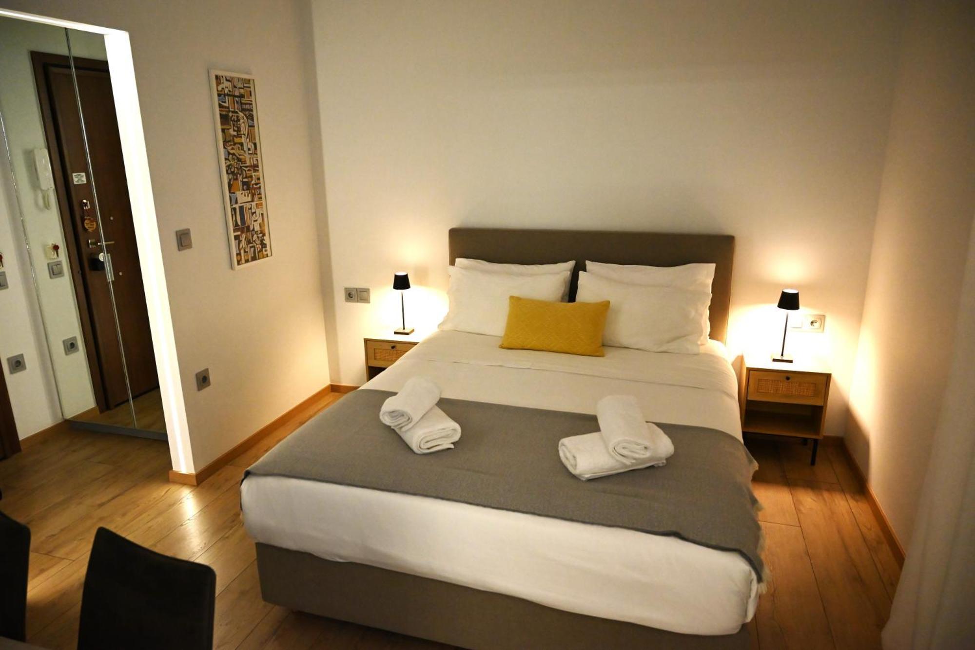 Minimal Apartment On The Shadow Of The Acropolis Athen Eksteriør bilde